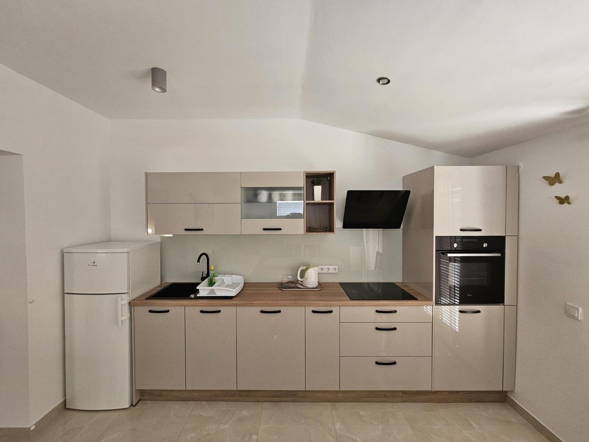 Filip Apartment Омиш Экстерьер фото